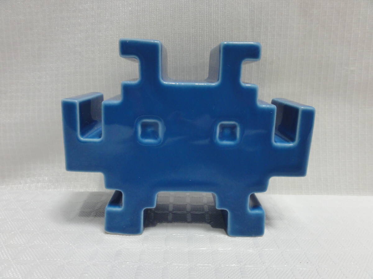 ●即決有● スペースインベーダー カニ 貯金箱 陶器 置物 日本製 インベーダーゲーム /傷あり 現状渡し