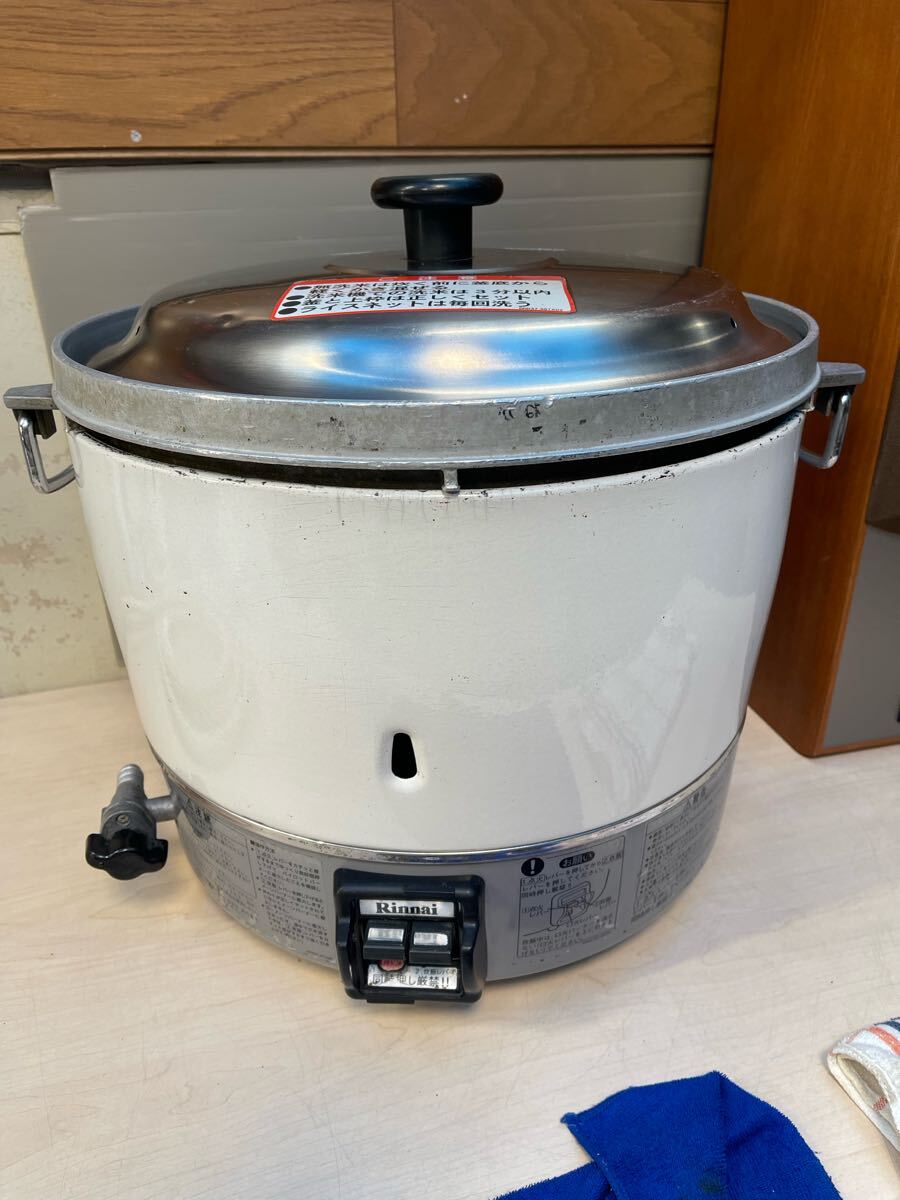 リンナイ　業務用　ガス炊飯器 Rinnai RR-30S1 2016年製　都市ガス用　6L （3升）幅約48㎝ 高さ約42㎝　47-9
