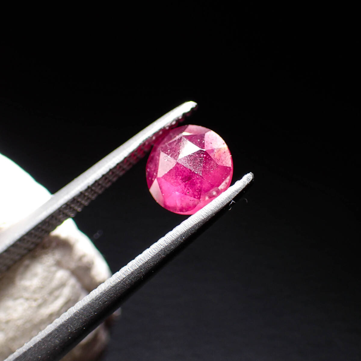 天然石 ルビー コランダム ルース 鉱物標本 結晶 原石 水晶 丸玉 ハンドメイド 素材 天然 自然 ポイント 鉱物 標本 パワーストーン