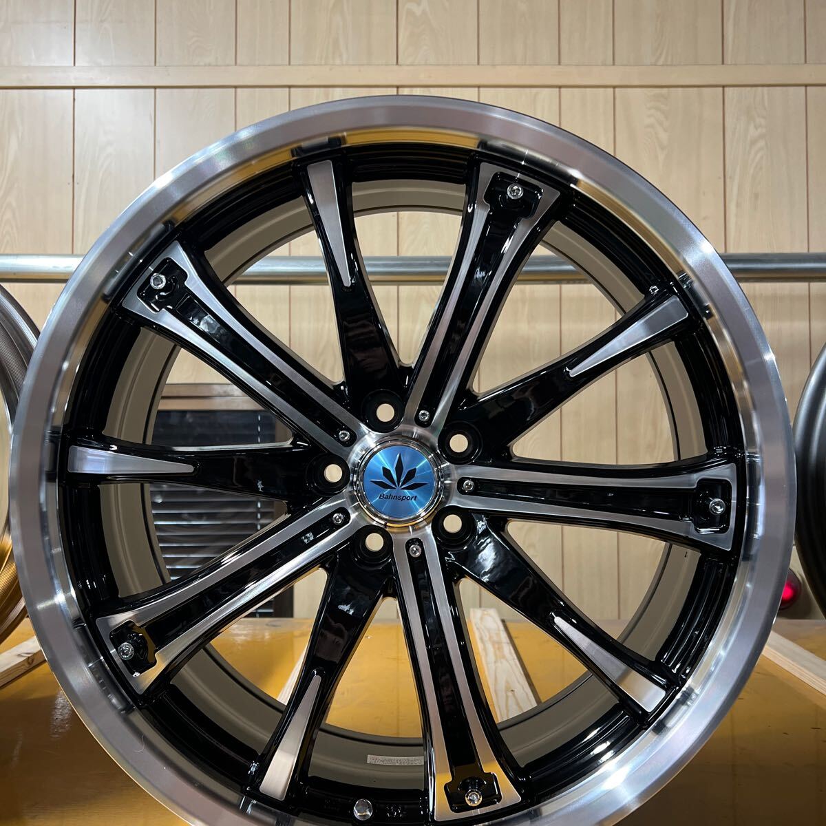 Bahn Sport ５０５　１９インチ　７、５J＋４８　１００/５H　プリウス　カローラツーリング　激安売り切り！！