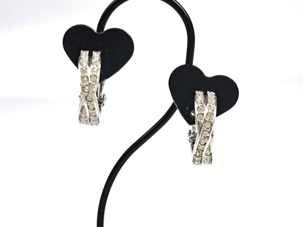 スワロフスキー　SWAROVSKI　クリスタル　ラインストーン　ハーフフープ　イヤリング　シルバーカラー　YAS-12205