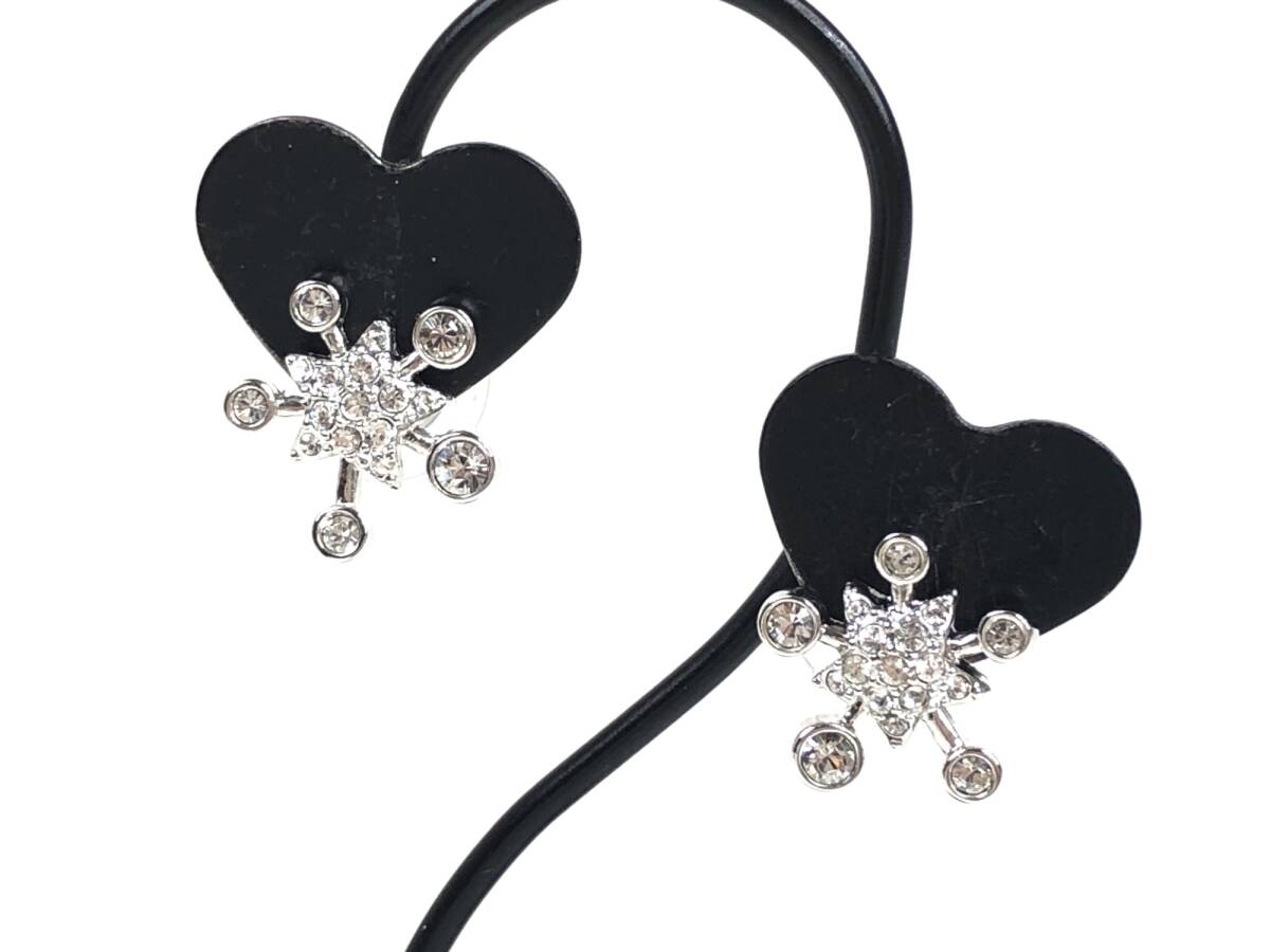スワロフスキー　SWAROVSKI　クリスタル　ラインストーン　星　スターモチーフ　ピアス　シルバーカラー　YAS-12220