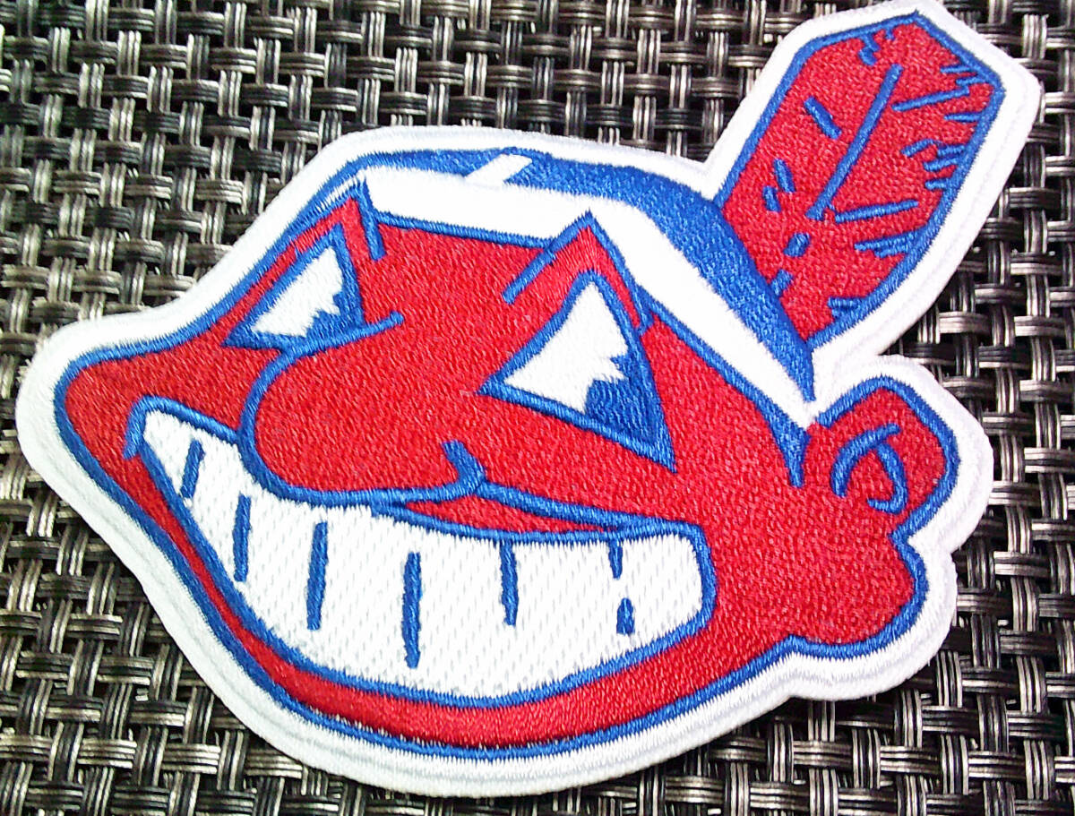 LR赤紺白◆新品MLBクリーブランド・インディアンスIndians野球　ベースボール刺繍ワッペン酋長■アメリカ　スポーツ　メジャーリーグ　映画