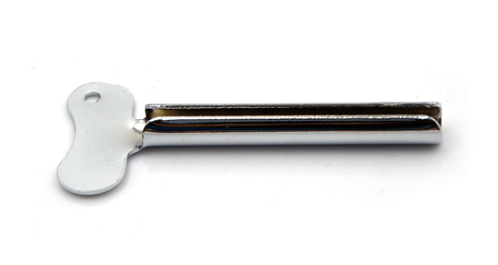 コンパクトで実用的 丈夫 金属製 チューブしぼり スクイーザー 全長8cm 新品未使用品