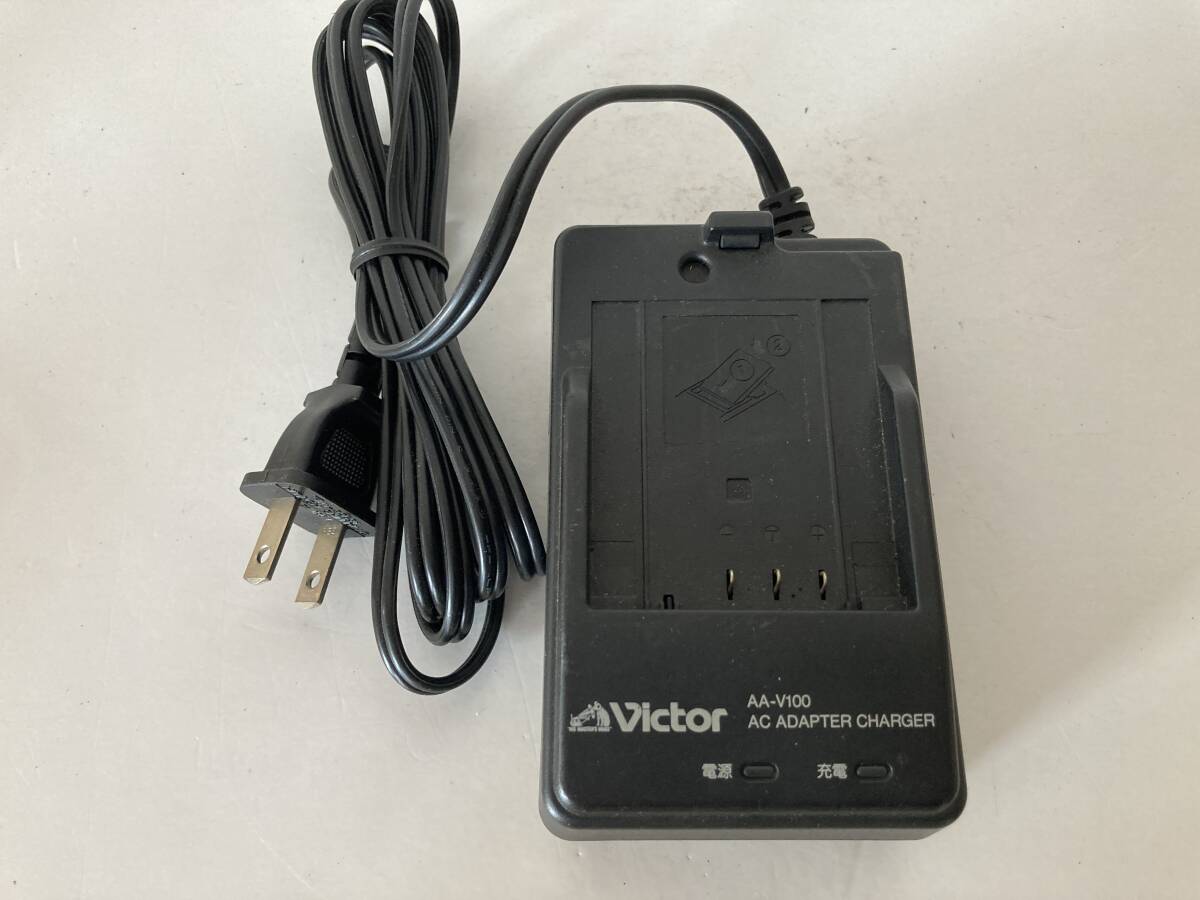 13893) Victor AC ADAPTER CHARGER AA-V100
