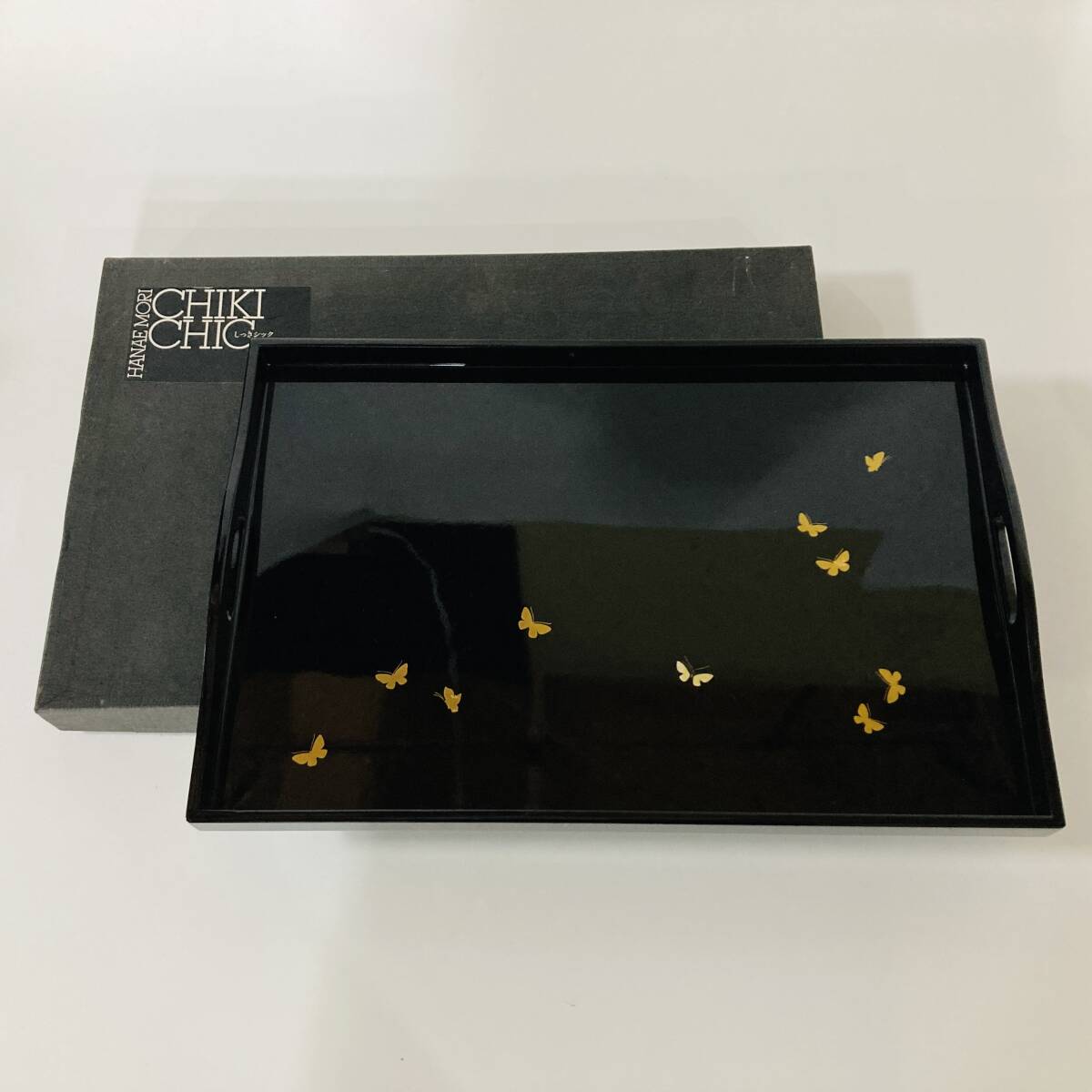【61522C】森英恵 HANAE MORI CHIKI CHIC しっきシック 尺五長手盆さび 蝶 幅45㎝ 奥行29.5㎝ SA-11-50 現状品 経年保管品