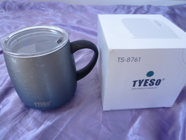 新品未使用☆激安☆TYESO☆ステンレスマグカップ★蓋付真空マグ★ブルーグラデーション★オシャレ★473ml★保温保冷★