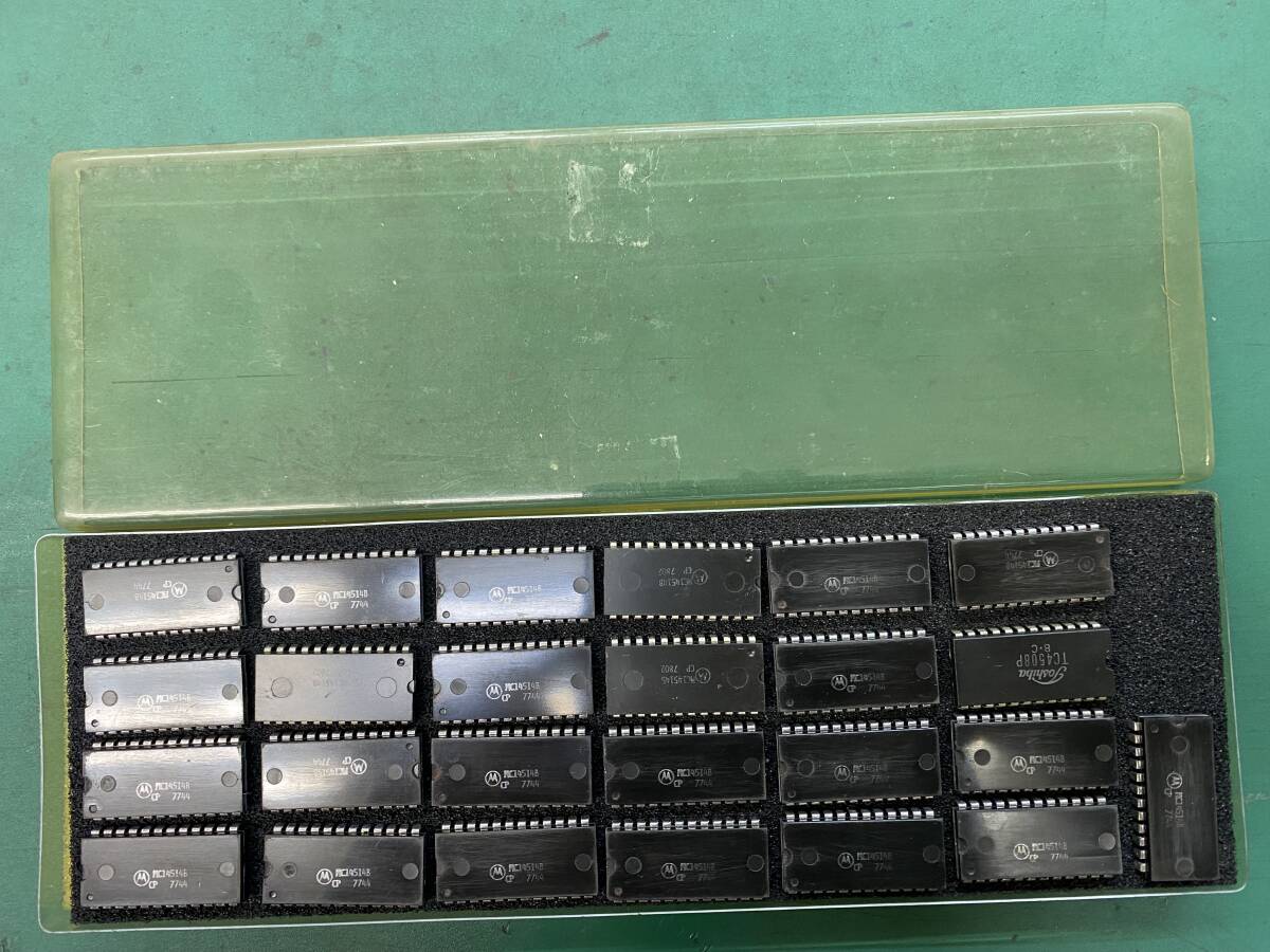 IC チップ　電子部品・長期保管品・色々・[ジャンク扱いで]お願いします・3