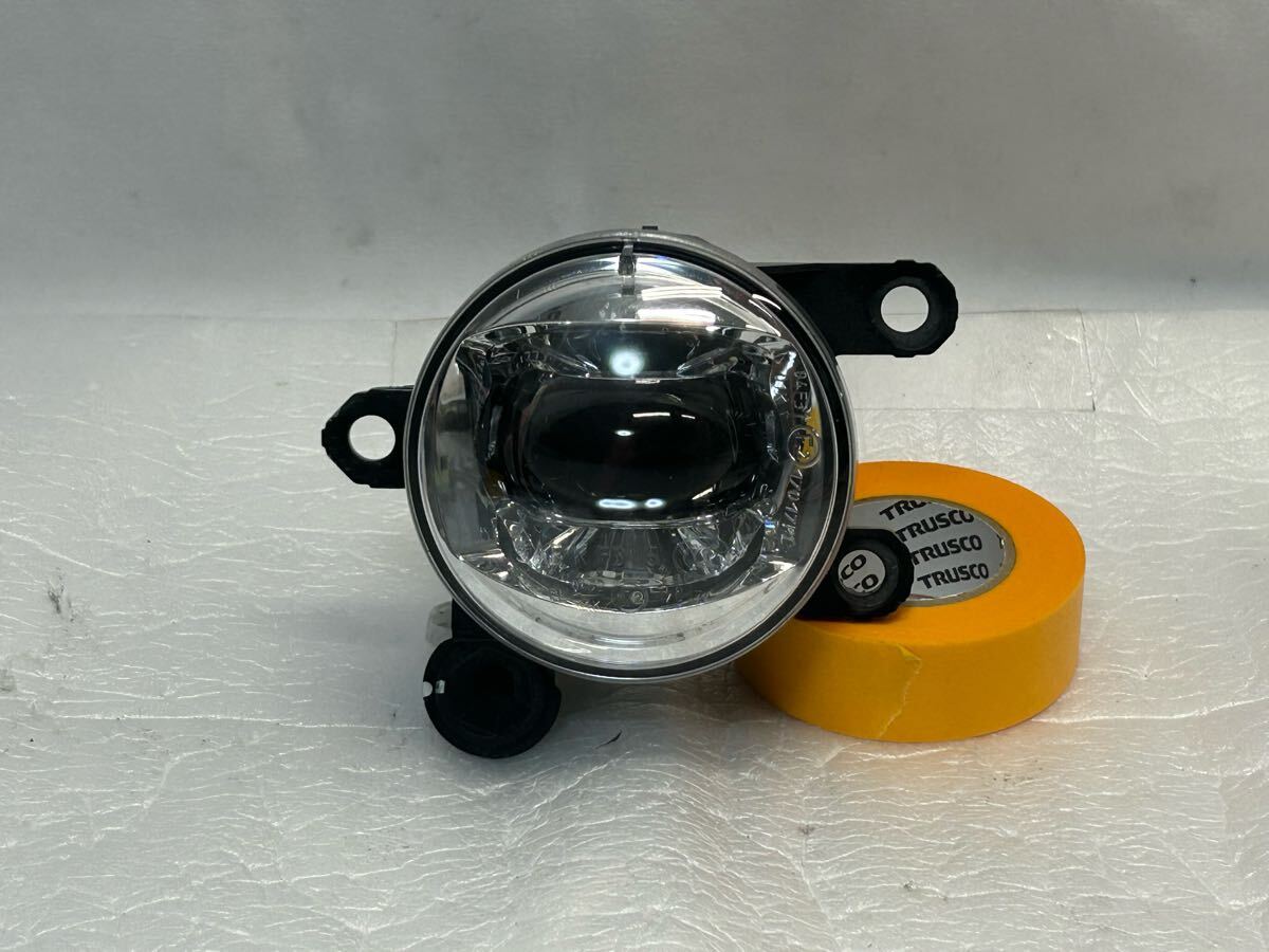 LED フォグランプ 右 LA650S タント LA900S タフト S500P S321V ハイゼット 81210-B5030 ダイハツ 純正 汎用 GU25