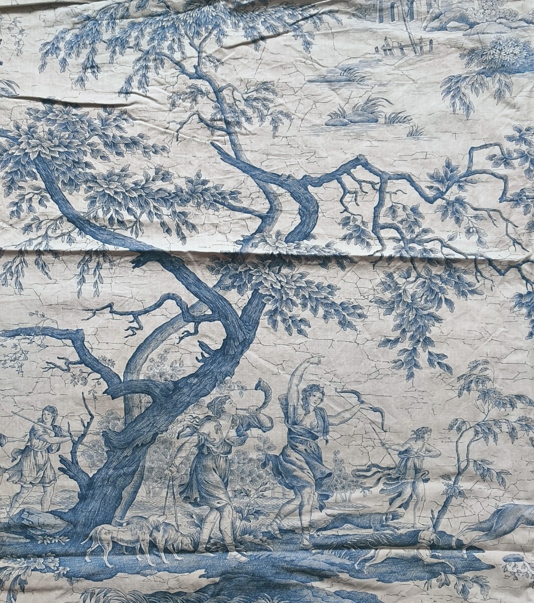 繊細　縦57cm 横49cm　アルテミス 女神　フランス　トワル・ド・ジュイ　布　はぎれ　猟犬　植物　プリント　ヴィンテージ　レトロ　青　仏