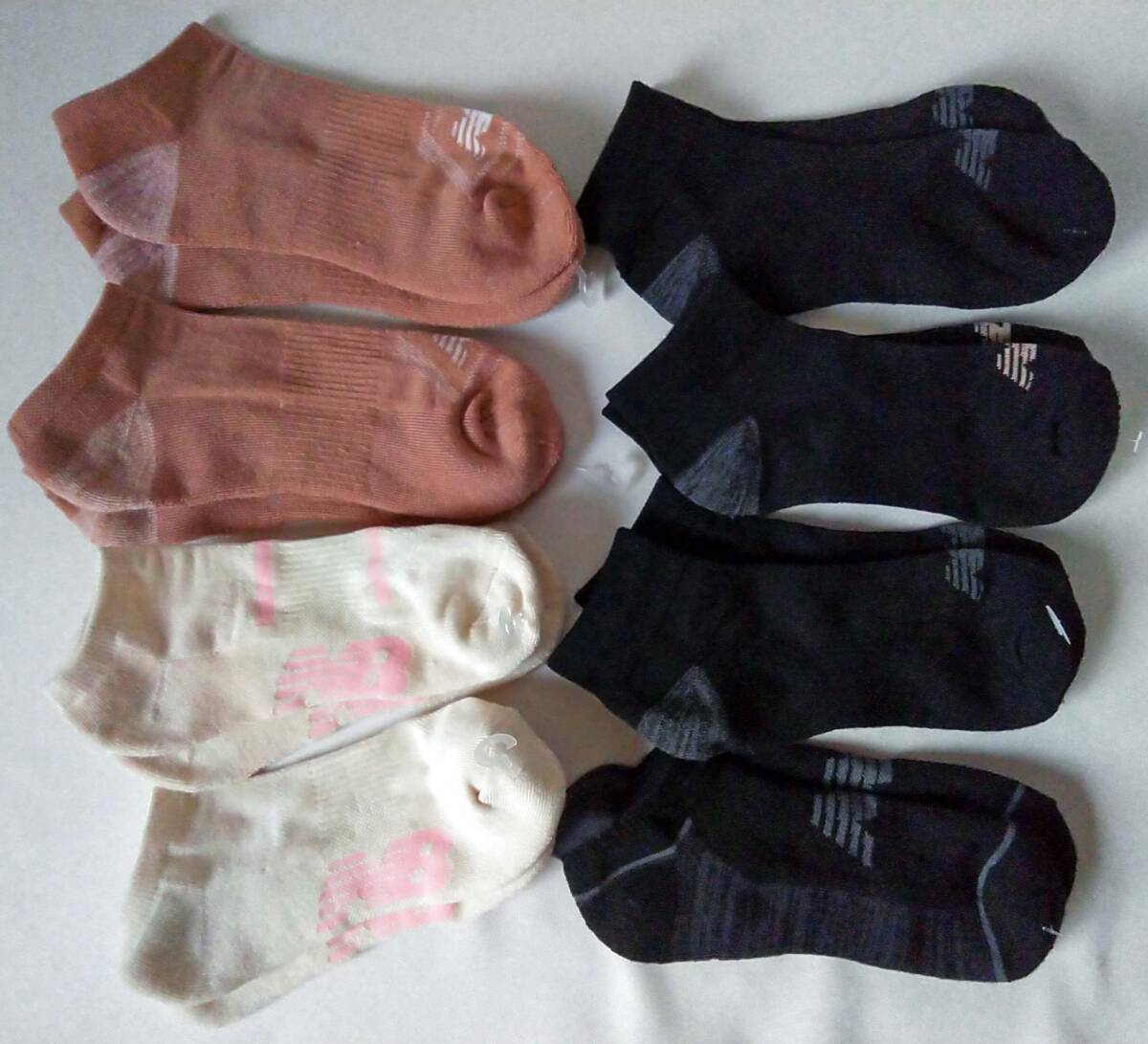 ニューバランス 新品 ロゴ入ソックス ブラック&ピンク 体育&部活用 8足組 約23-25cm 送料無料