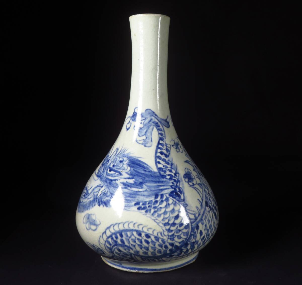 【SAKURAYA】コレクター委託品【李朝 染付雲龍文長頚瓶】青花 花瓶 時代物 壺 壷 徳利 朝鮮古美術 朝鮮古陶磁器 骨董品 古美術品 高さ31cm