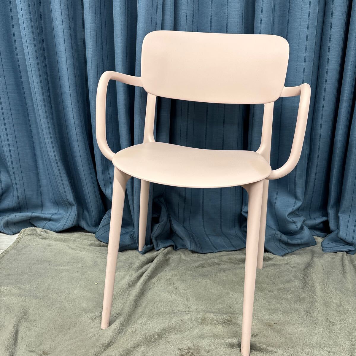 カリガリス　Calligaris　リバティ LIBERTY　スタッキングチェア　中古品　薄ピンク　ピンク　①