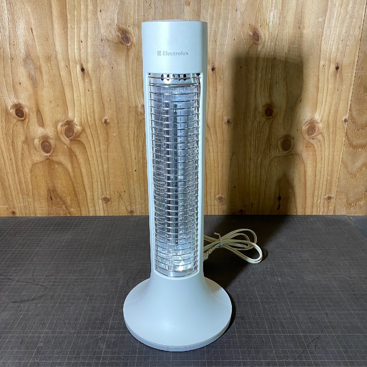 F1【16484Q031】遠赤外線チャコールファイバーヒーター ECH630A Electrolux 2006年製 小型 ミニ 足元用 5段階調整 ※通電確認済み