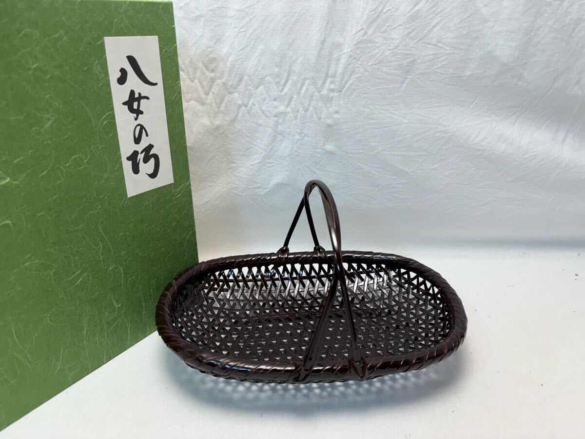 K04317 未使用 茶道具 籃胎漆器 天然竹 亀甲小判型 手持ち 干菓子器 茶懐石 漆工芸 茶事 茶会 お点前 和菓子 盆点前 紙箱