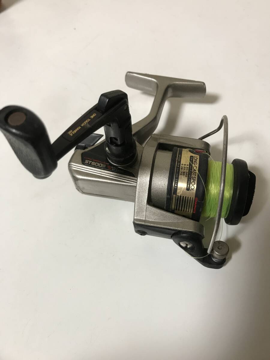 動作未確認　現状品　Daiwa ダイワ　ST600B スピニングリール　釣り　【1MI6040205】