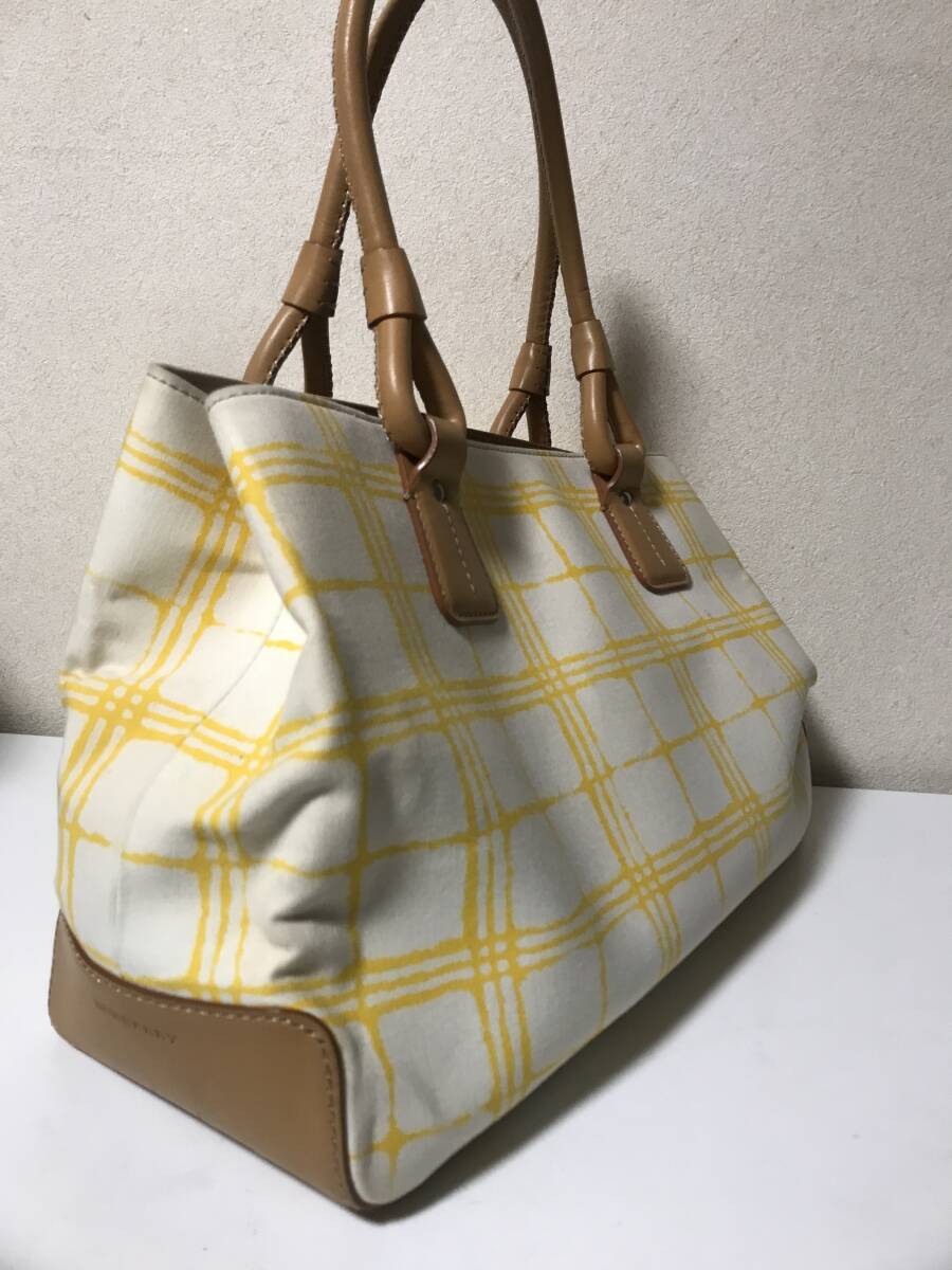 トートバッグ　ハンドバッグ　バーバリー　Burberry 春色　黄色　チェック柄　キャンバス　【KA6041514】