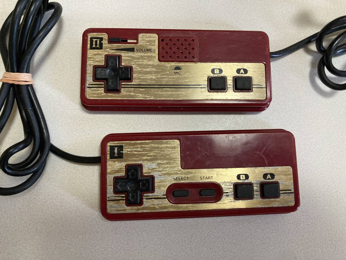 25-0409　メンテ動作品　ファミコン　初期型四角ボタンコントローラー　1P2Pセット