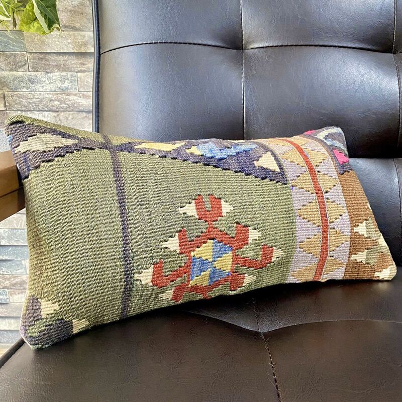 トルコ絨毯で作られたクッションカバー GS015 キリム オールドキリム ハンドメイド アンティーク 枕カバー ピローケース トルコ雑貨 長方形