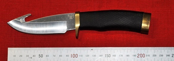 No.691BK BUCK-USA ZIPPER 420HC Blade:10.5cm・ガットフック・黒樹脂柄・全長21.6cm・黒ナイロンケース付