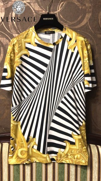魅惑のバロック◎極美品◆VERSACE 幾何学×バロックデザインTシャツ ジャンニ ベルサーチ