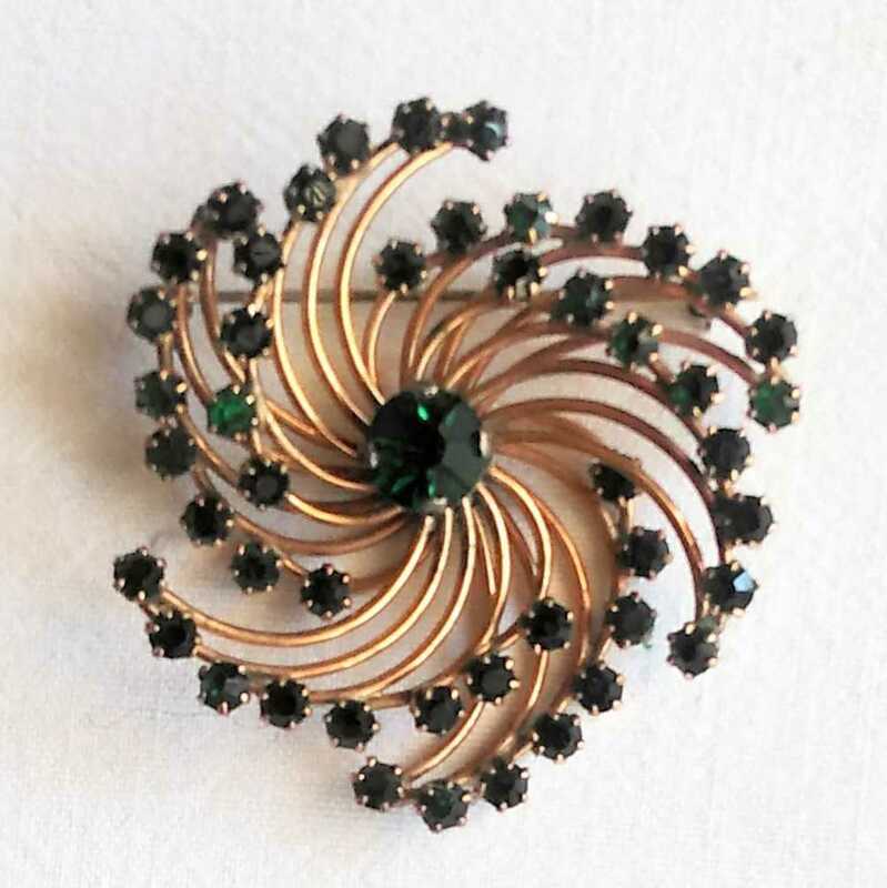 Charles Reis CR Co 12K ヴィンテージ ブローチ ゴールド ラインストーン 緑 Vintage broach, gold tone with green rhinestones