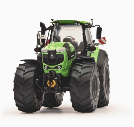 ★こだわりの1品★Schuco 1:32 Deutz-Fahr 8280 TTV ヨーロッパ式農業用トラクター ダイキャストモデル グリーン 1048