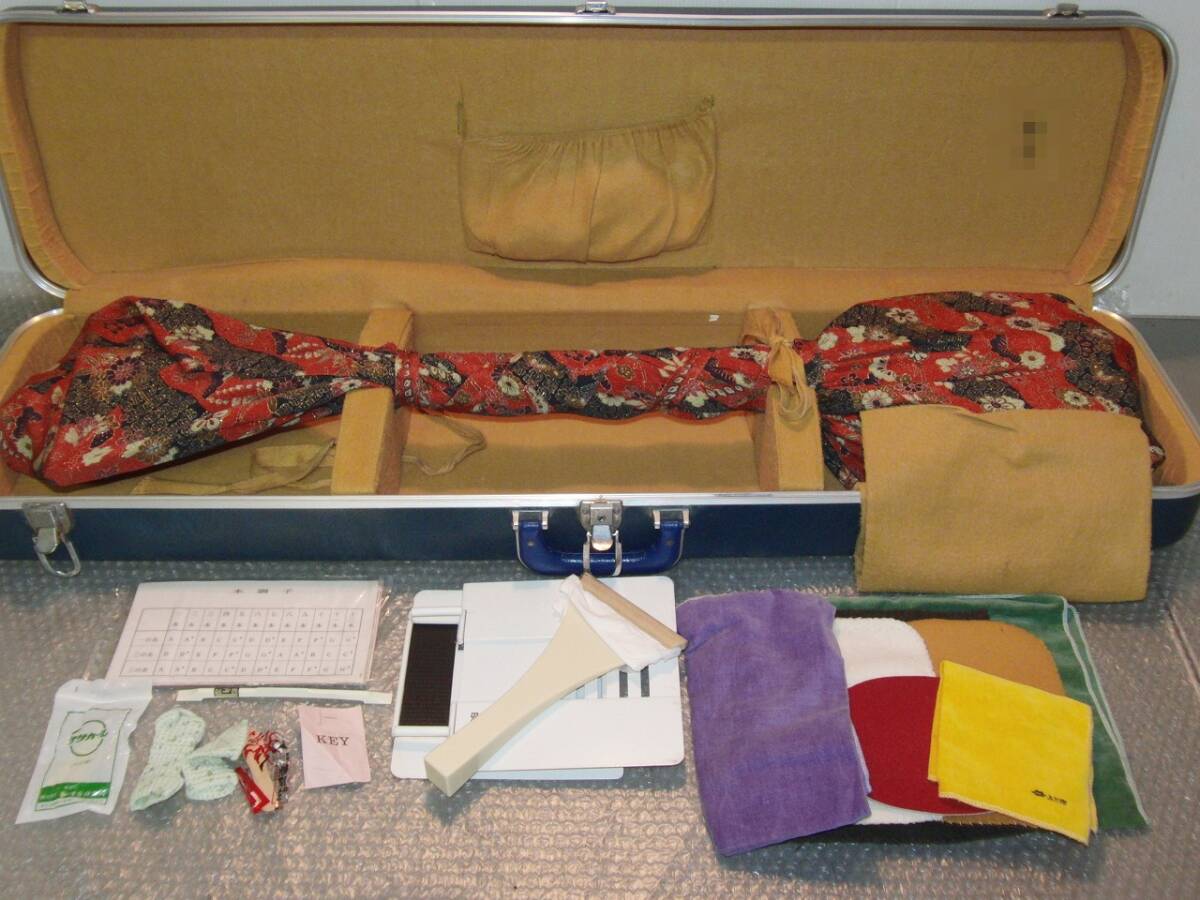 高級 中棹 三味線 紫檀 正寸 綾杉胴 和楽器 民謡 地唄 撥　ハードケース付　/BR28