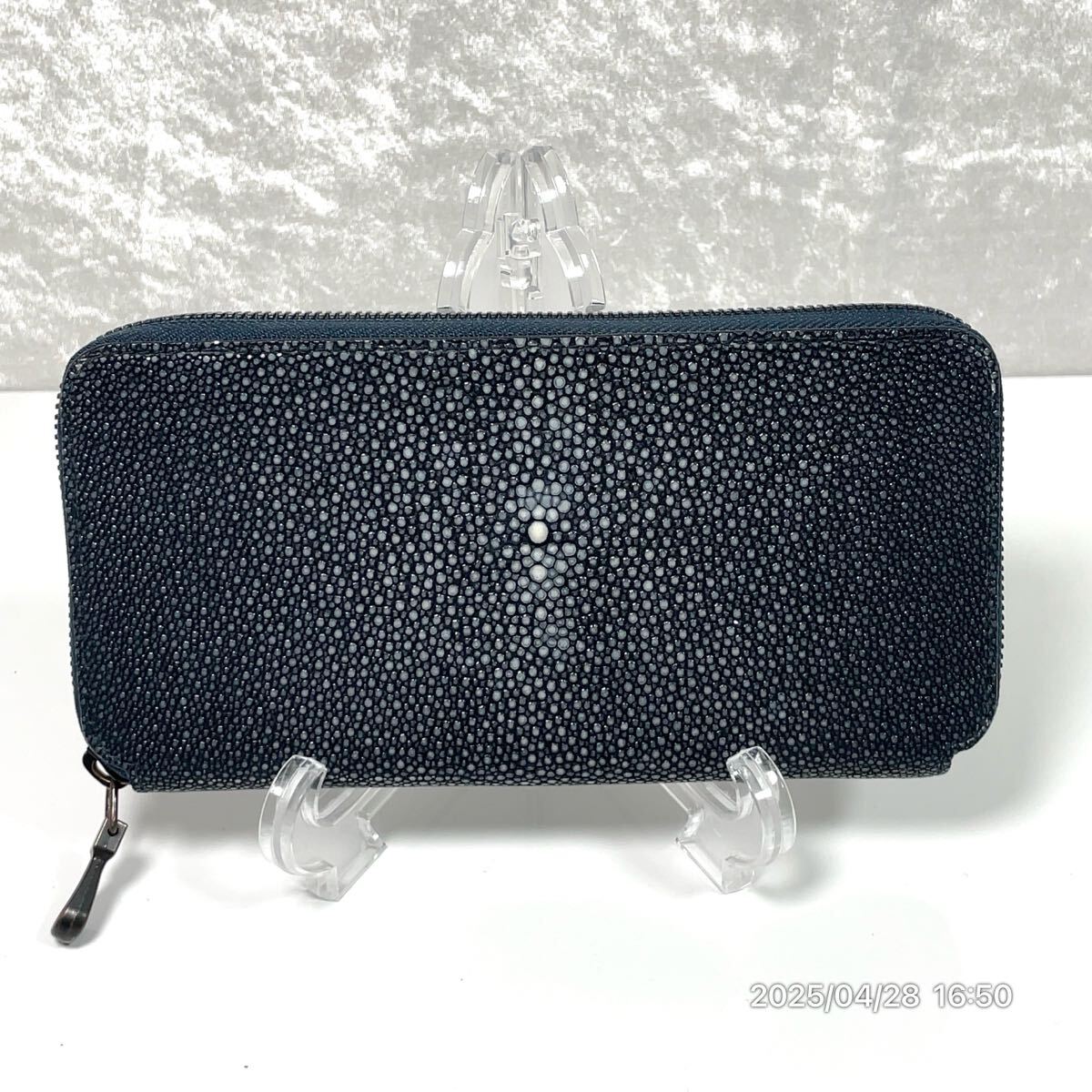 美品 KUBER クベラ エイ革 レザー ブラックカラー ラウンドファスナー ウォレット 長財布