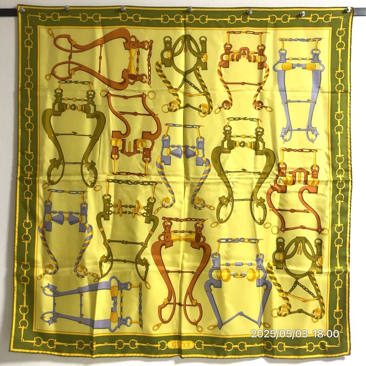 美品 GUCCI グッチ ホースビット 器具柄 総柄 マルチカラー シルク 大判 スカーフ 装飾品