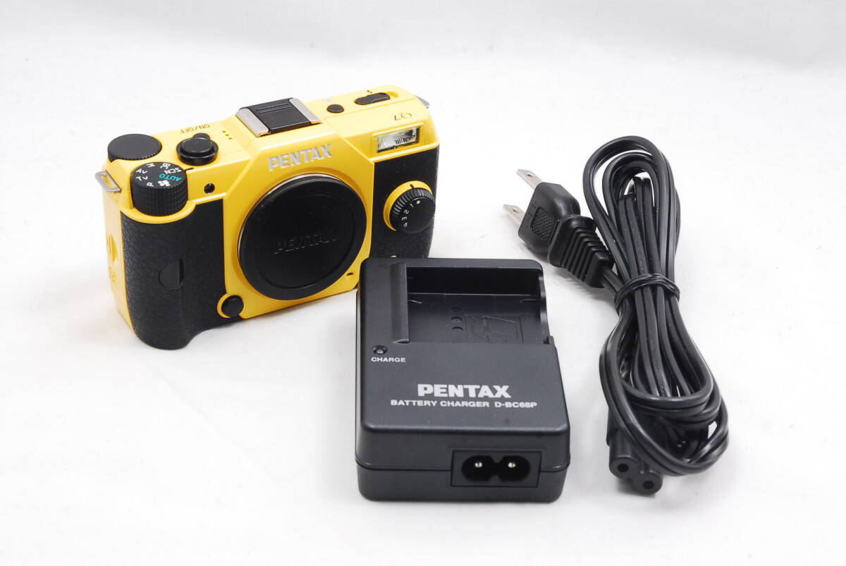 ★美品★ 即決 売切 PENTAX ペンタックス Q7 ボディ イエロー ミラーレス一眼 （R7-317）