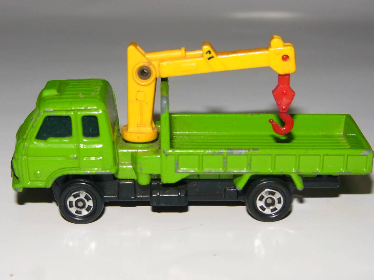 トミカ　56　NISSAN　DIESEL　CONDOR　クレーン　JAPAN　