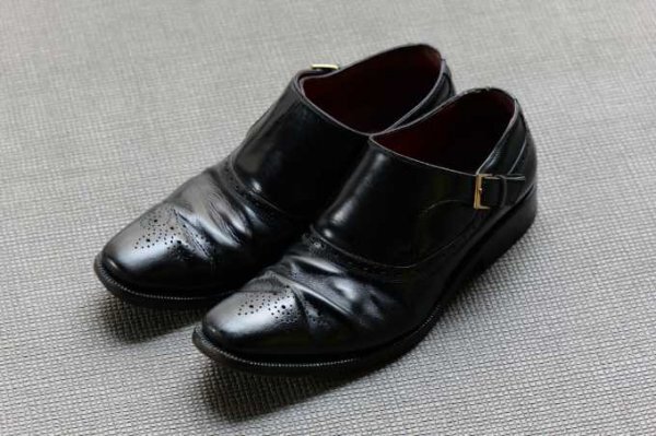 【中古・年代品】GUCCI　革靴　シングルモンクストラップ　パンチング