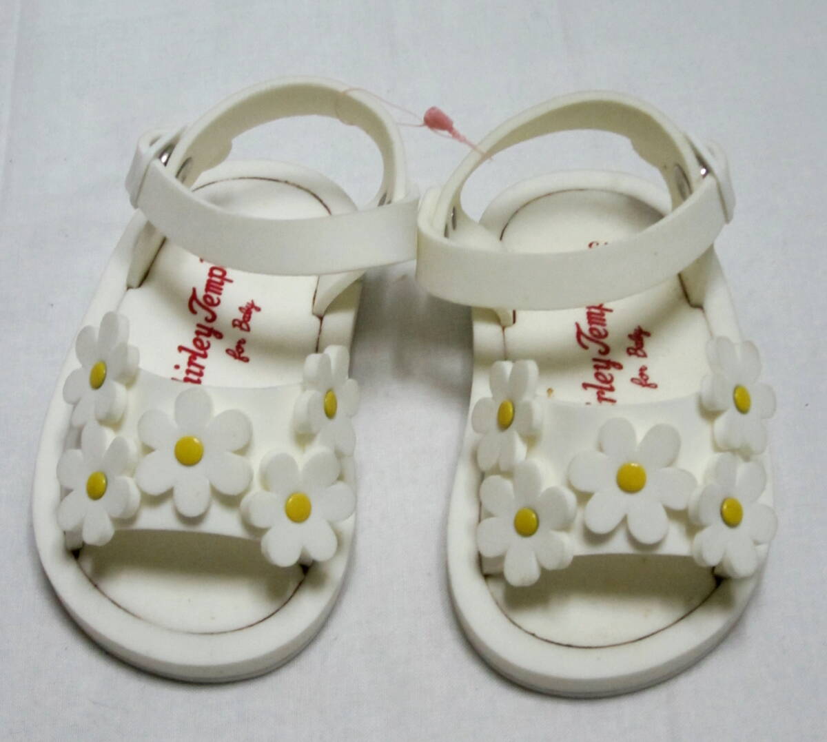 シャーリーテンプル　ベビーサンダル　未使用　１３・５ｃｍ　白　可愛い花