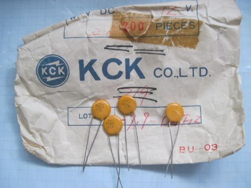 P0012　ＫＣＫ　セラミックコンデンサ　0.22μF 12V 未使用品ですが長期保存品（古いもの）　汚れ、カスレ等々有　ジャンク品　4個セット