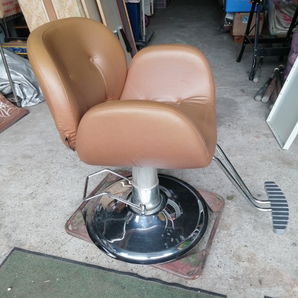 ①　佐賀発　アンティーク スタイリングチェア セットイス カットイス 昇降式 椅子 ヘアサロン 美容室 理容室 美容器具　お洒落な　茶色
