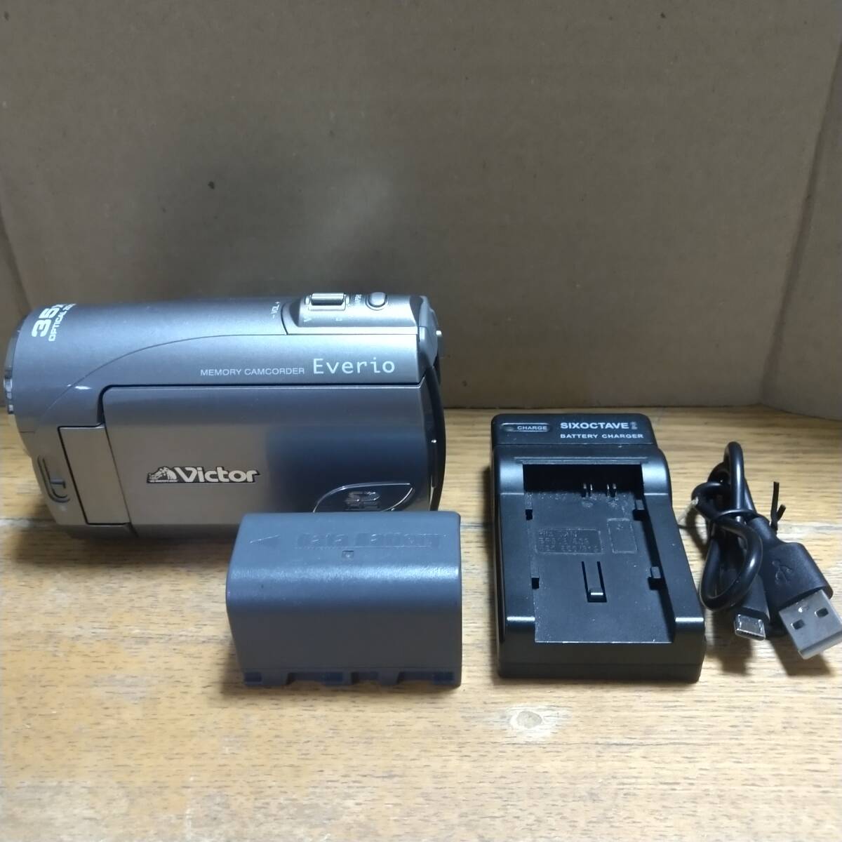 【良品中古】★ビクター Victor Everio エブリオ SDカード ムービービデオカメラ GZ-MS100 ★完動品★