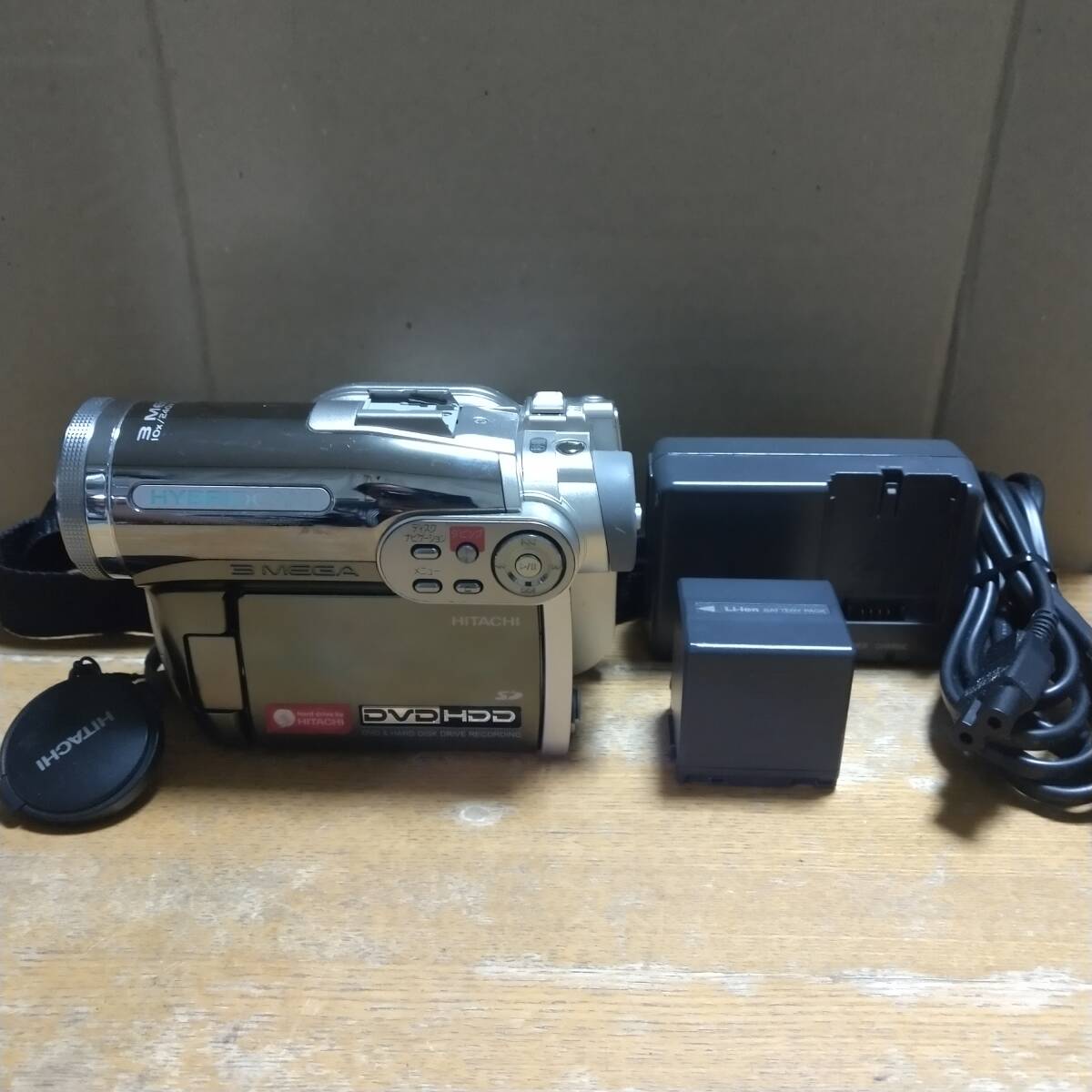 【良品中古】★日立 ハイブリッドカム DVD/HDD/SD ビデオカメラ DZ-HS303★完動品★