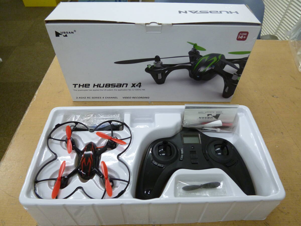 中古ジャンク 京商ドローン HUBSAN X4 Cam レディセット [W-208] 送料無料(北海道・沖縄・離島・佐川急便中継料金がかかる地域は除く)