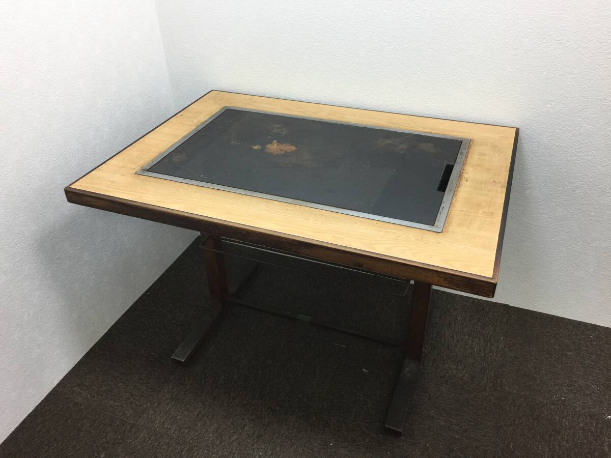 業務用 お好み焼きテーブル テーブルタイプ 都市ガス13A 2本ガスバーナー 鉄板サイズ(約)760x455mm 厚10mm テーブル幅1050mm 現状品 