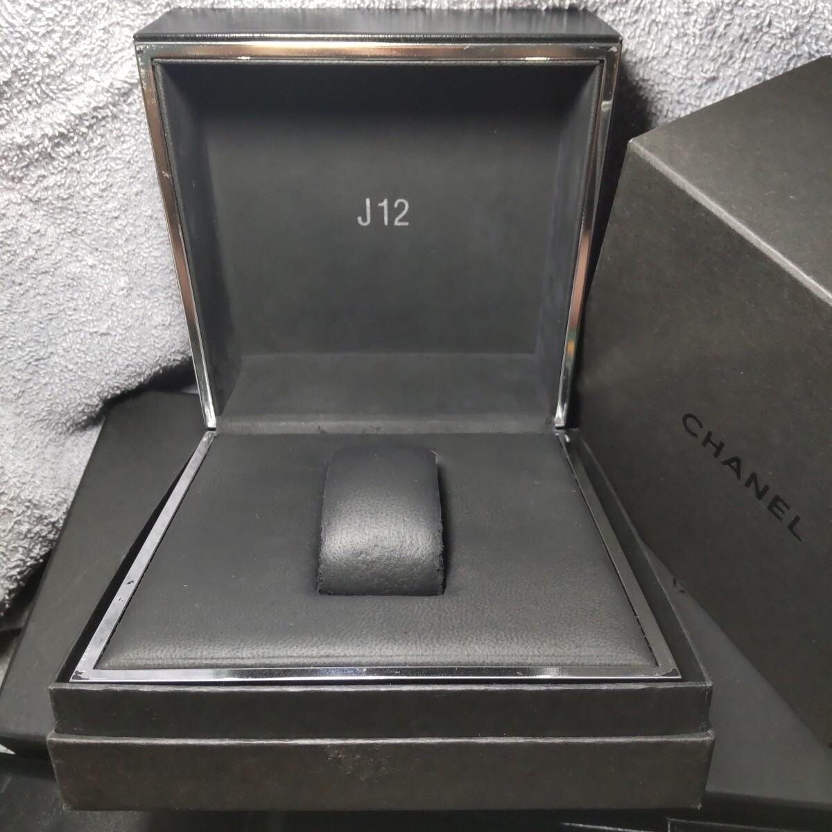 CHANEL 純正 シャネル 時計 箱 ウォッチ ケース ボックス 黒 内箱 黒 外箱 化粧箱 空箱 BOX 正規 ボックス 保護 保存 収納 J12 付属品 04