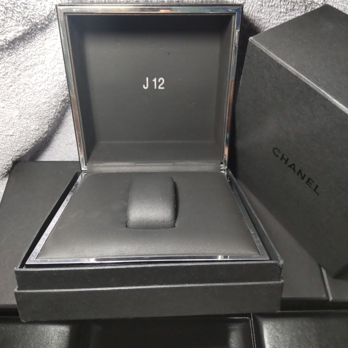 CHANEL 純正 シャネル 時計 箱 ウォッチ ケース ボックス 黒 内箱 黒 外箱 化粧箱 空箱 BOX 正規 ボックス 保護 保存 収納 J12 付属品 07