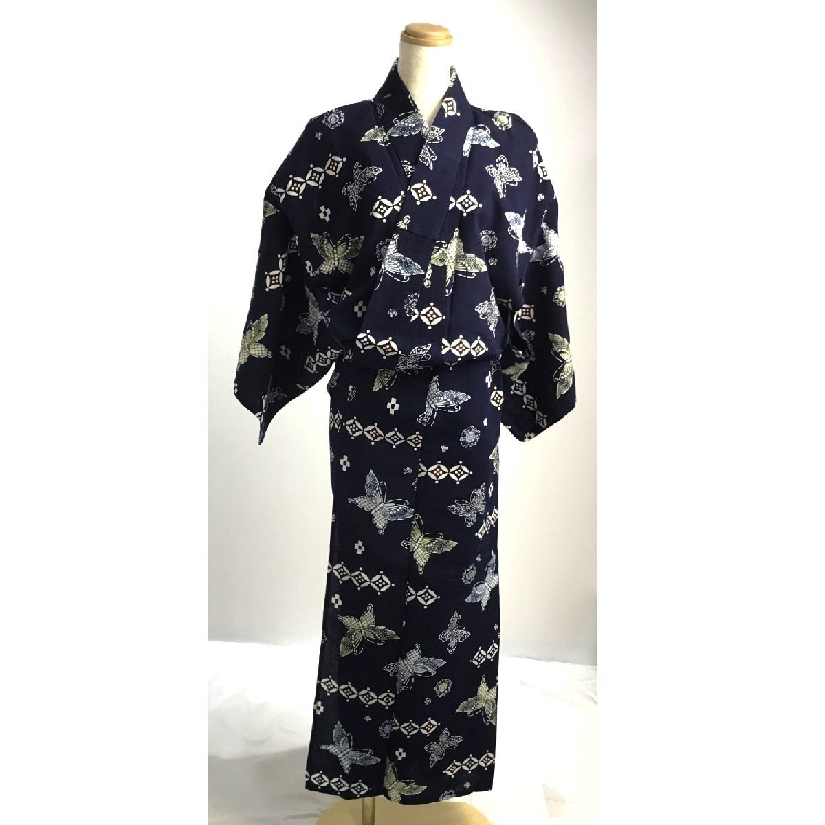 1000円～浴衣 ゆかた 帯無し 女性用 身丈142cm 裄62cm 濃紺 蝶 花柄 保管品 和装 和服 昭和レトロ【道楽札幌】