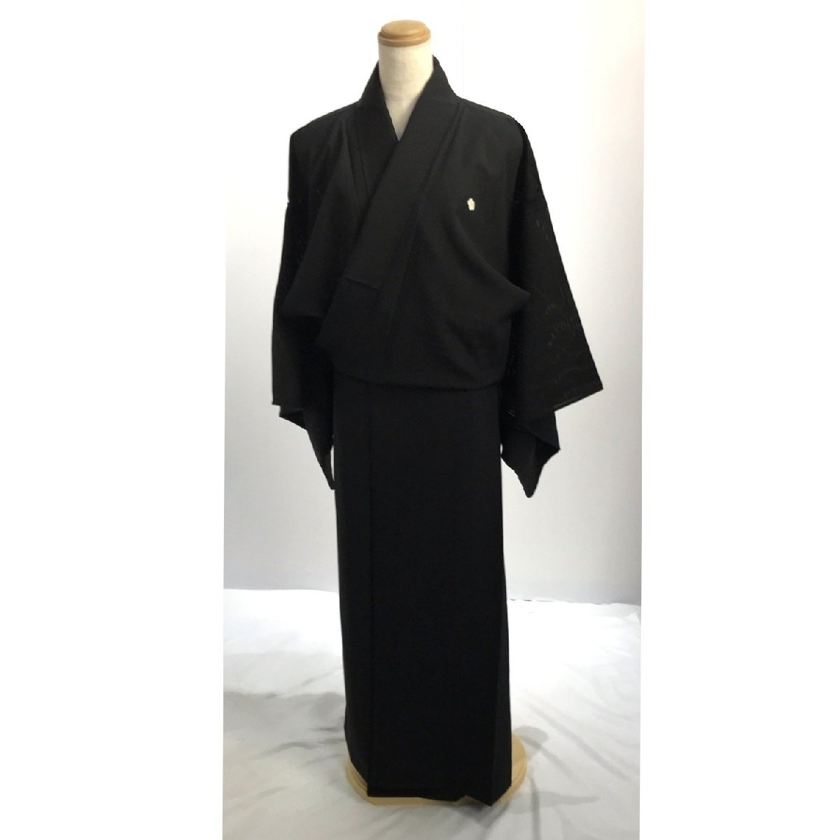 夏物 絽 喪服セット 家紋(蔦紋)付き 正絹 帯 帯揚げ 帯締め 長襦袢 着物 和装 和服 清裳 手組み紐 ブラックフォーマル 【道楽札幌】