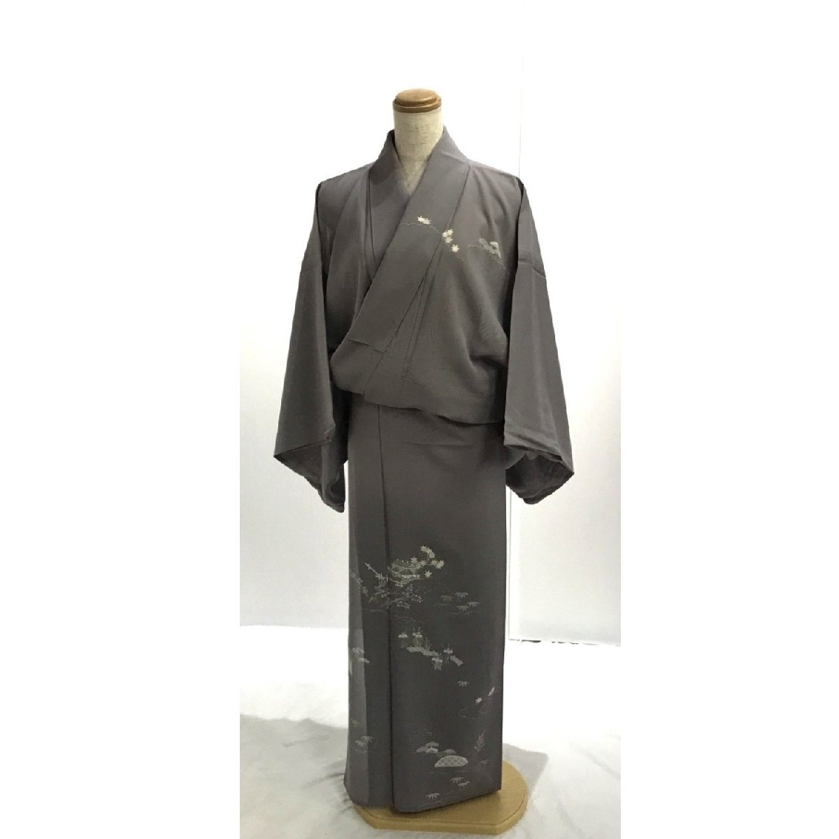 夏物 正絹 絽 付下げ 着物 家紋(沢瀉紋)付き 薄紫 銀糸 和装 和服 身丈149cm 裄丈64.5cm 菖蒲 松 紅葉 レトロ 【道楽札幌】