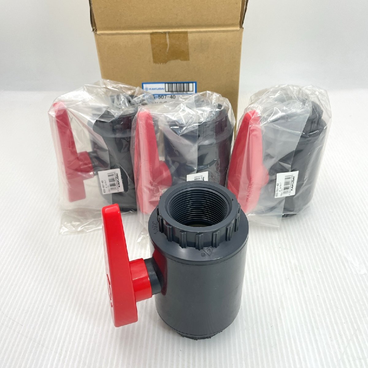KAKUDAI PVCボールバルブ 配管 4個セット ねじ式 日本製 農水業 呼び径40 1・1/2 日本製 未使用 655-507-40【道楽札幌】