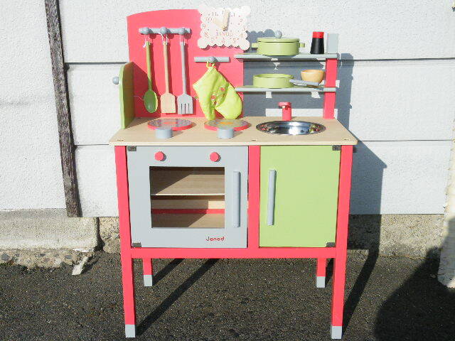 x品名x フランスjanodジャノー お洒落で可愛い木製の家具的な作りキッチン♪大きい玩具おままごと台所ごっこ!インテリアでも素敵かも?
