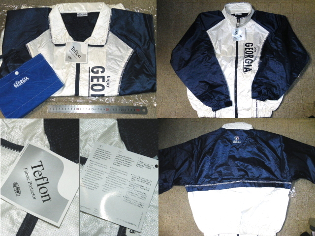 x品名x 未使用コカ・コーラ 缶コーヒーGEORGIA ジップアップ ジャンパー デュポン社テフロン加工+ジョージアのバッグお付けで♪コカコーラ