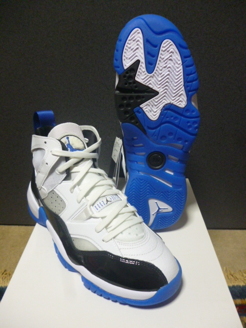 半額以下即決！ナイキ JUMPMAN TWO TREY 140カラー 27.0cm 新品