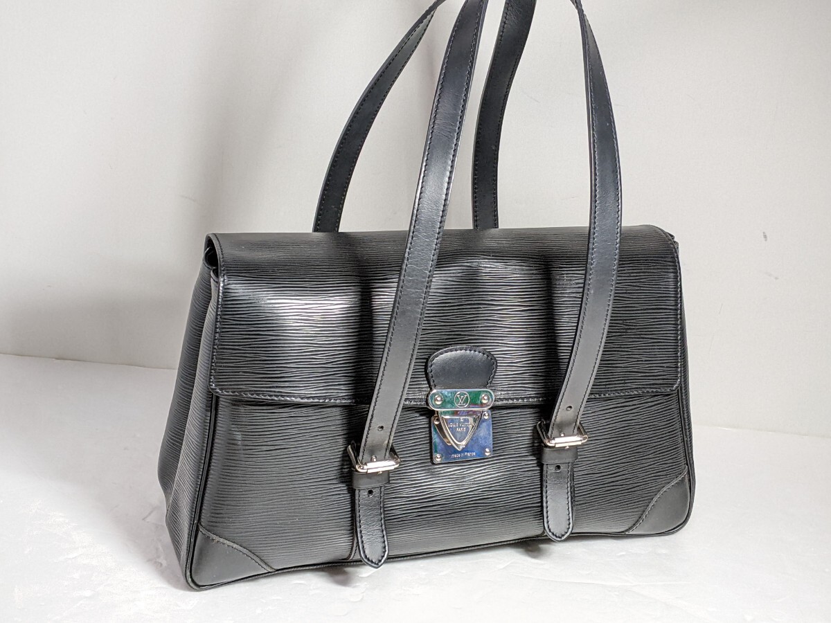 美品 ルイヴィトン LOUIS VUITTON セギュールMM M58862 ノワール エピ レザー ハンドバッグ レディース ヴィトン